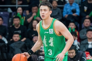 犯满离场!赵继伟替补7中3拿到8分2板2助 3次失误 犯满离场!赵继伟替补7中3拿到8分2板2助 3次失误
