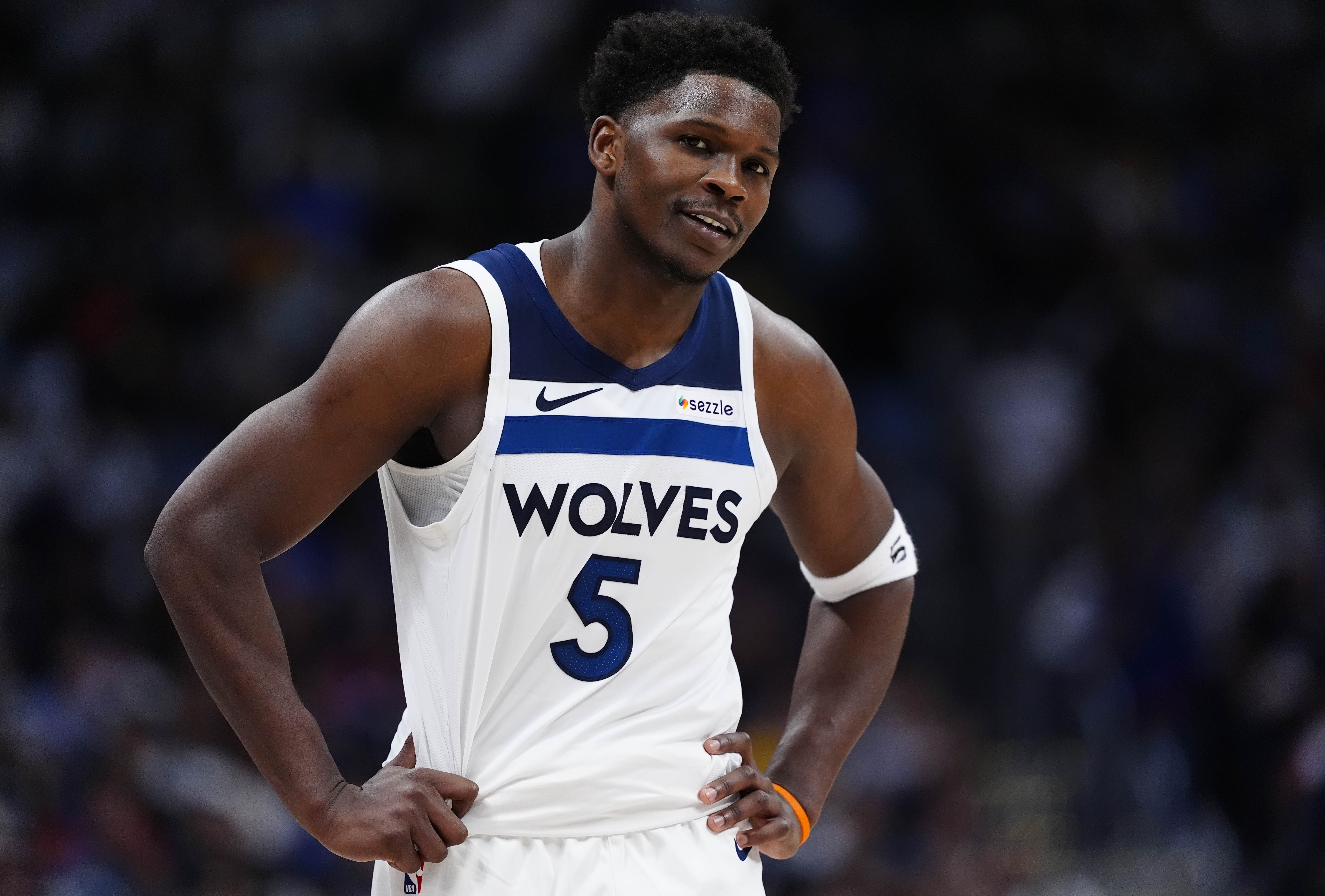 爱德华兹揭幕战至少45分10板5记三分 NBA历史首人! 爱德华兹揭幕战至少45分10板5记三分 NBA历史首人!